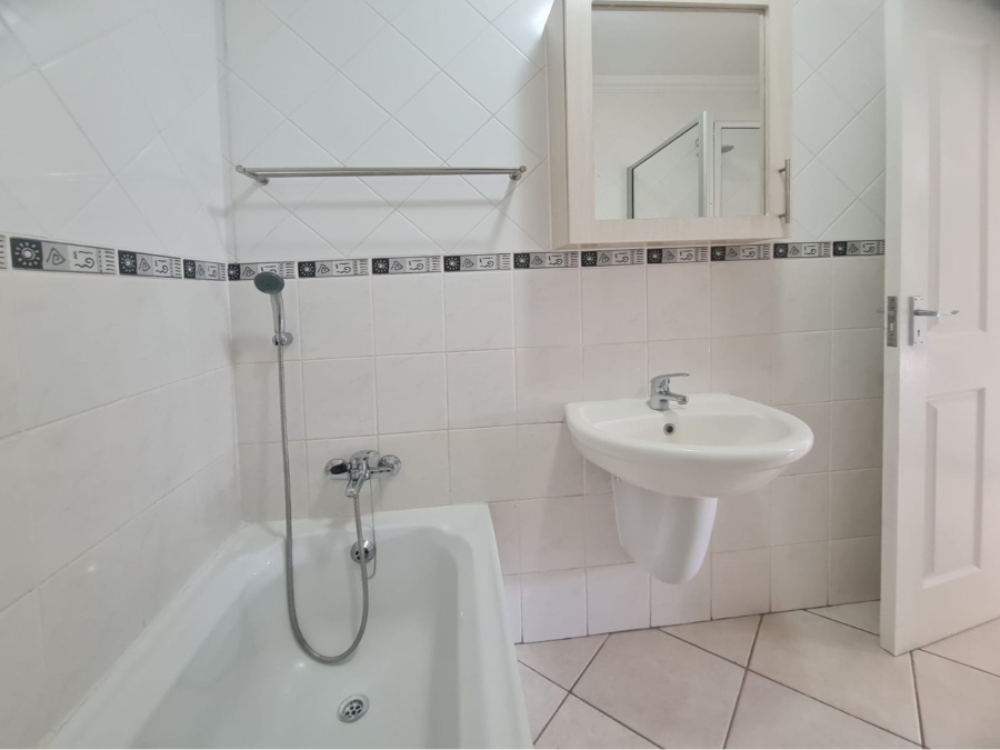 To Let 2 Bedroom Property for Rent in Kosmos North West